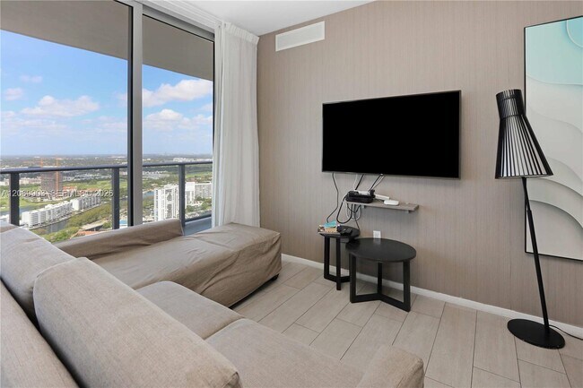 Building Photo - 4010 S Ocean Dr