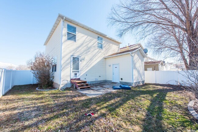 Building Photo - 2037 N 2125 W