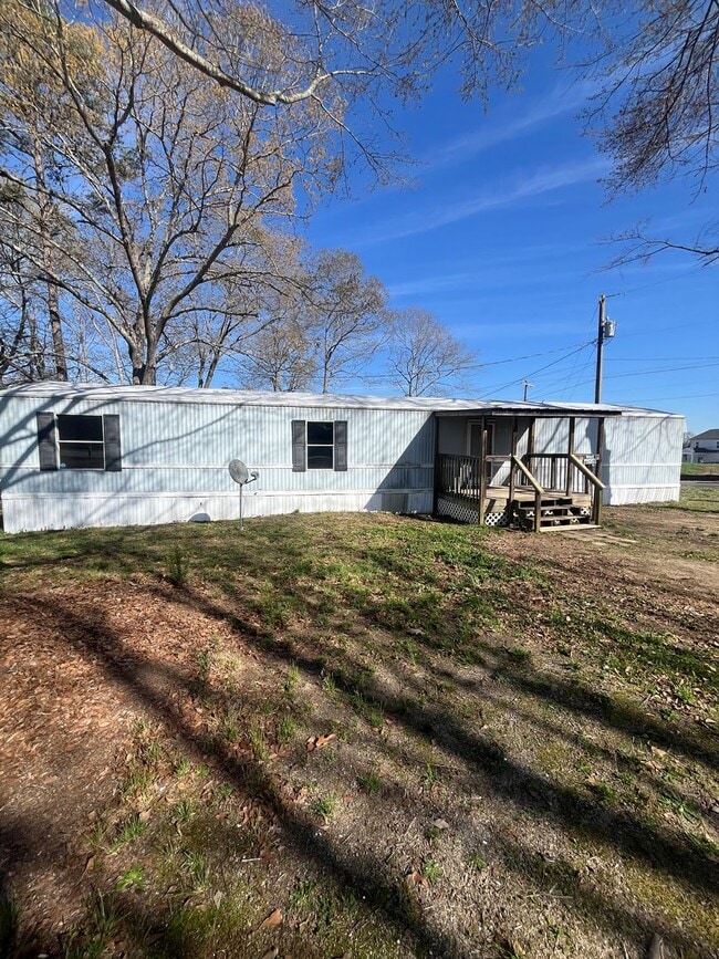 Building Photo - 1241 W Georgia Rd