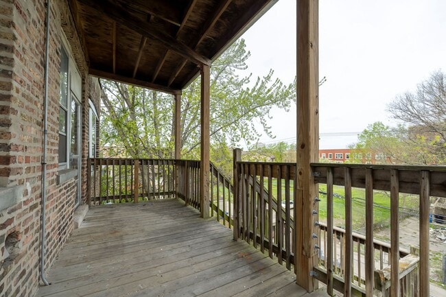 Building Photo - Spacious, Renovated 3 Bedroom 1 Bathroom