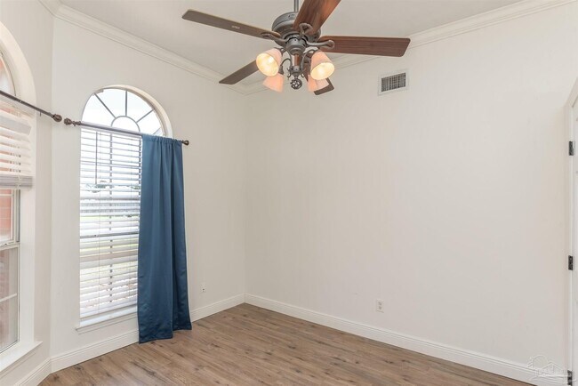 Building Photo - 1065 Freeboard Blvd
