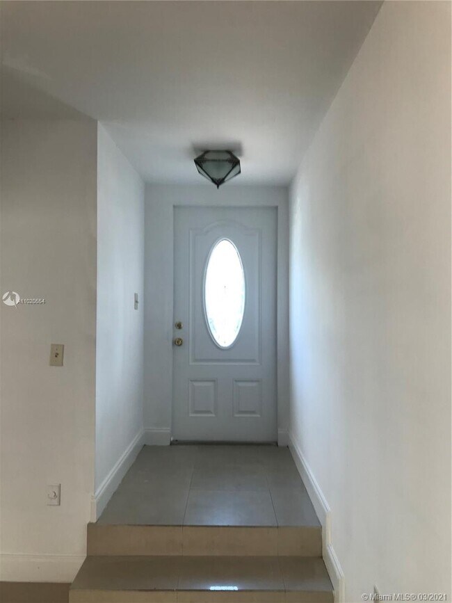 Building Photo - 10564 NW 8th Ln