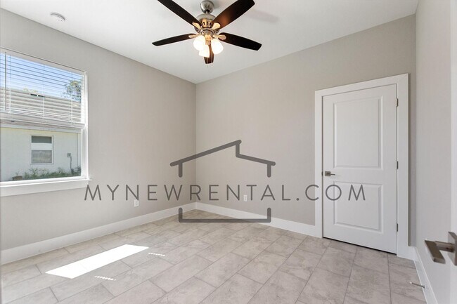 Building Photo - Deposit-Free! Modern, energy efficient hom...