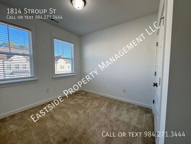 Building Photo - 1814 Stroup St