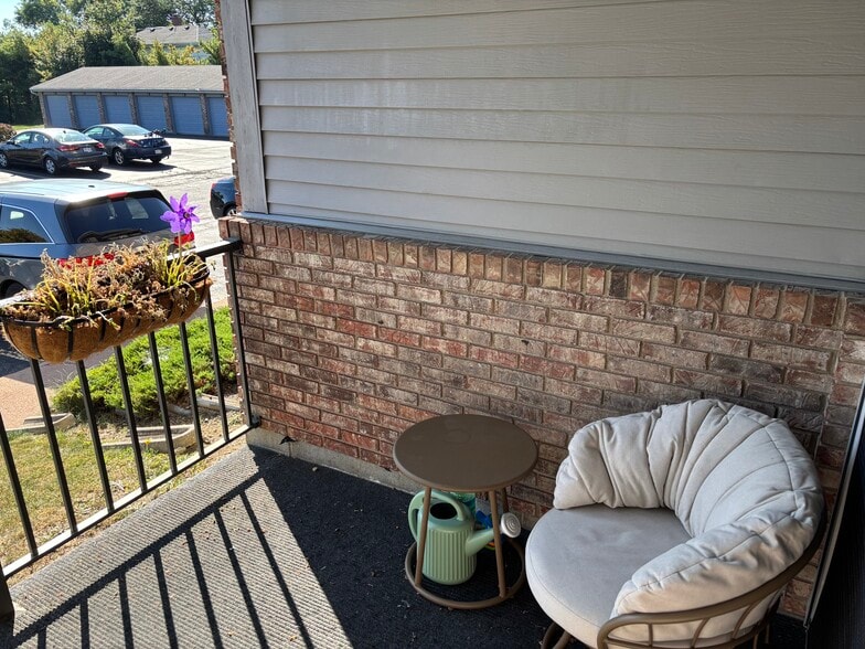 Building Photo - 2360 Wapakoneta Ave