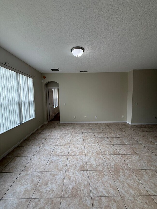 Building Photo - Chickasaw Place 3 Bedroom +Office or 4th B...