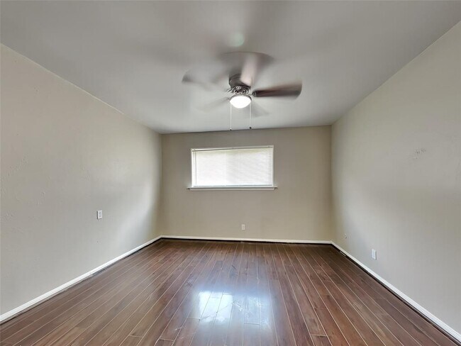 Building Photo - 29623 Raestone St