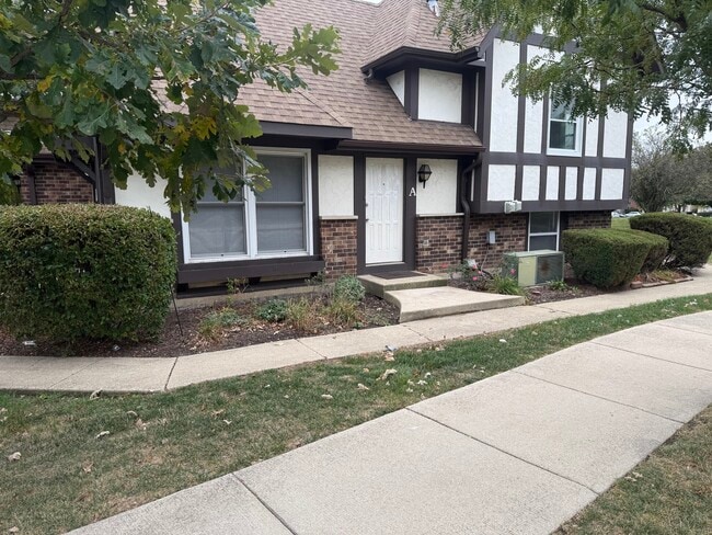 Building Photo - 1642 Country Lakes Dr