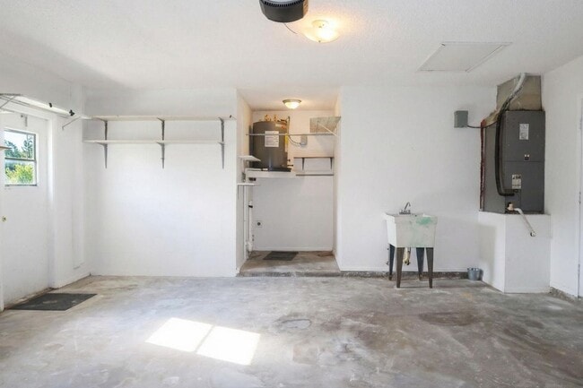 Building Photo - 2 Bedroom, 2 Bathroom Home for Rent in Dade City!