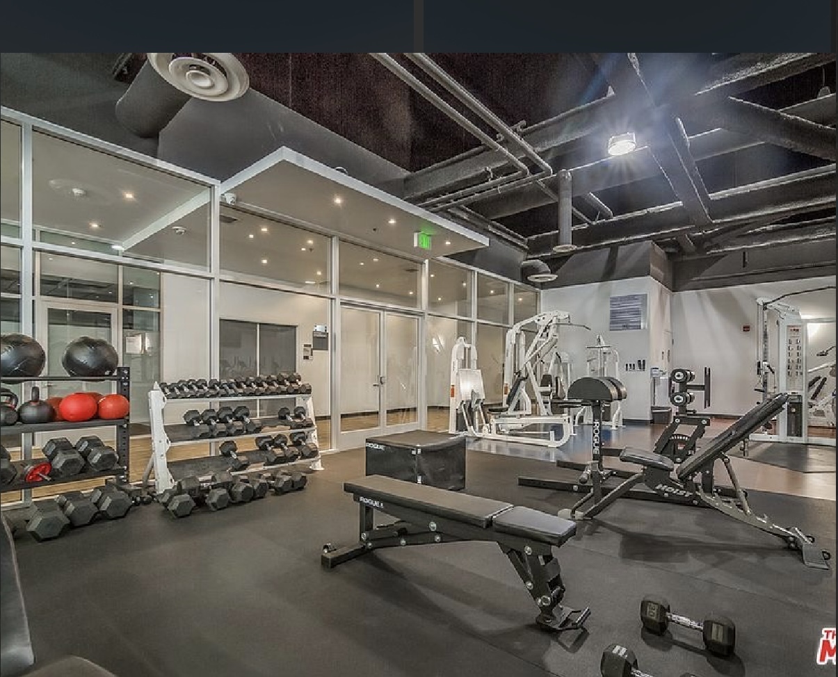 Modern Gym - 1100 Wilshire Blvd