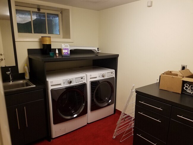 Building Photo - WINTER SPECIAL: Beautiful Hidden Gem Moder...