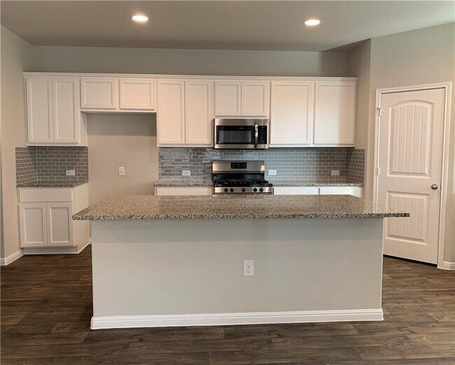 Building Photo - 1308 Anhalt Dr