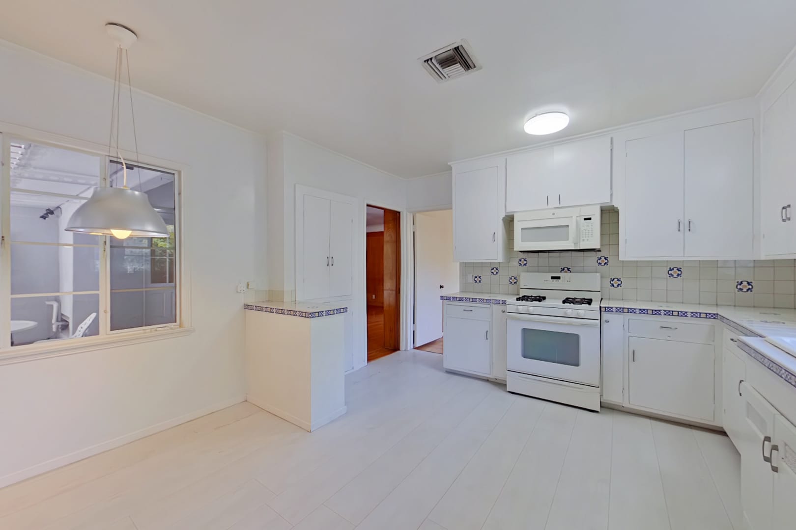 Building Photo - 1462 Glengarry Rd