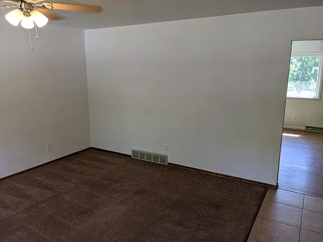 Building Photo - 1106 Cypress Dr