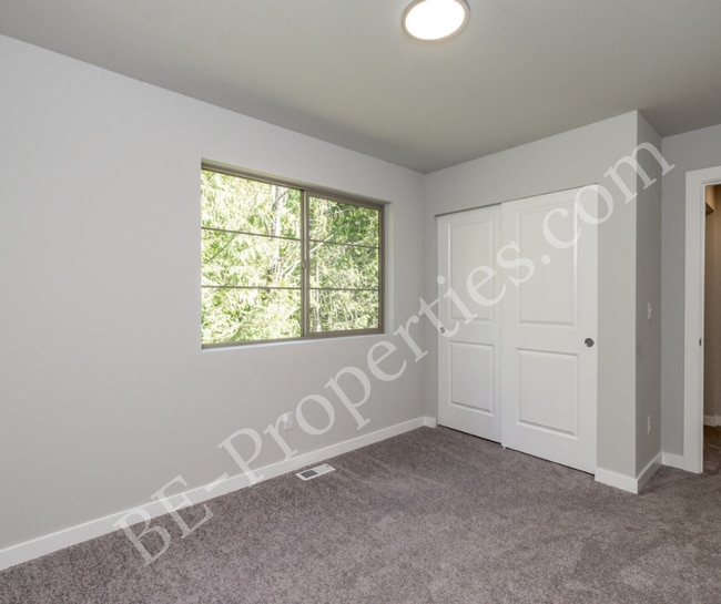 Building Photo - Lovely 4 bedroom 2.5 bathroom Tehaleh Home