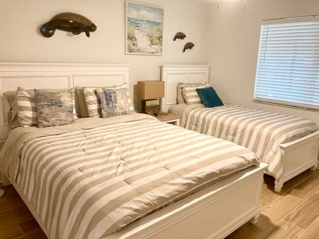 Building Photo - Experience the Ultimate Crystal River Getaway!