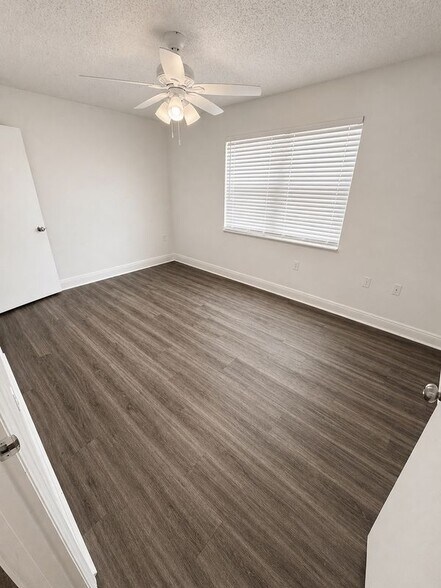 Building Photo - 1181-1181 BENTLEY ROAD, 1