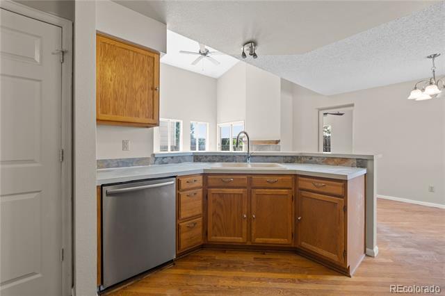 Building Photo - 8847 Cloverleaf Cir