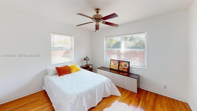 Building Photo - 951 NE 116th St