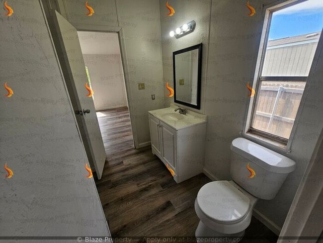 Building Photo - Experience Brand New Comfort in This Renov...