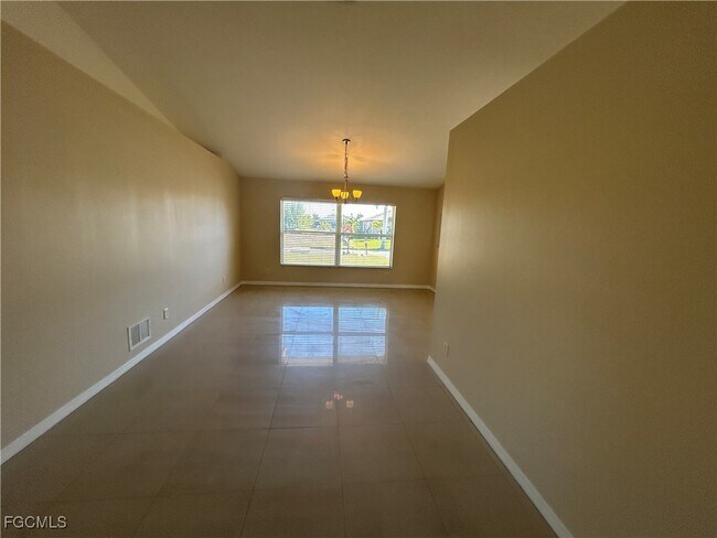 Building Photo - 3516 SW 15th Pl