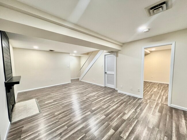 Building Photo - 11083 Saffold Way