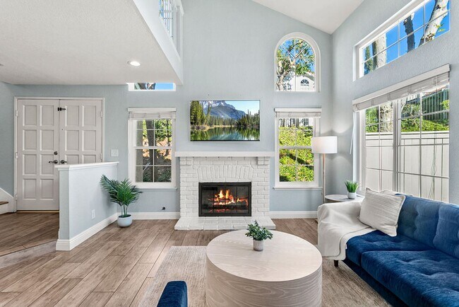 Building Photo - 11 Wild Horse Loop