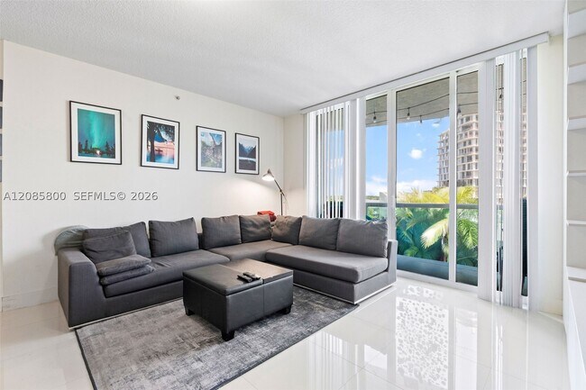 Building Photo - 7900 Harbor Island Dr