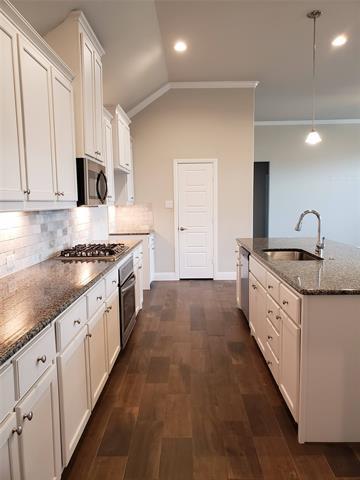 Building Photo - 940 Parkside Dr