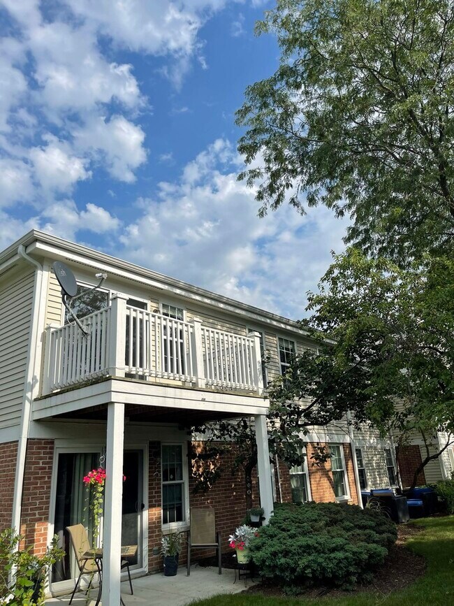 Building Photo - 238 Green Knoll Ln