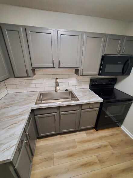 Building Photo - 202 N Blair St