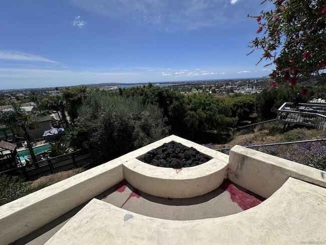 Building Photo - 3539 Mt Laurence Dr