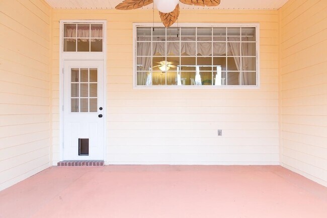Building Photo - 1216 Landings Loop