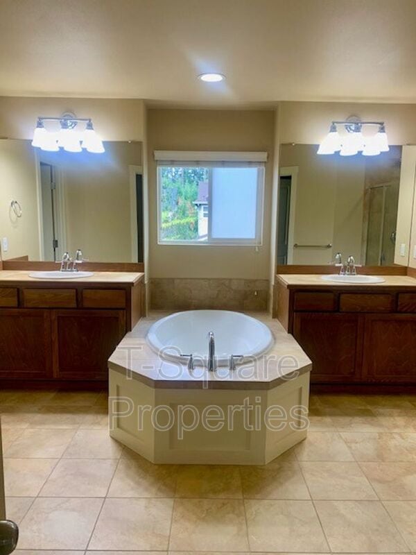 Building Photo - 10218 242nd Ave NE