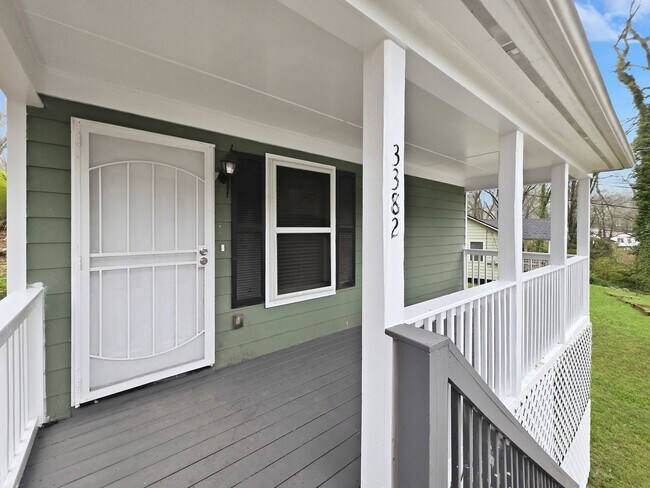 Building Photo - Fantastic 4 bedroom 2 bath home - Housing Vouchers Accepted