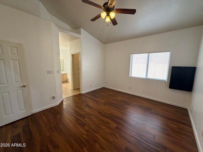 Building Photo - 998 E Mission Dr