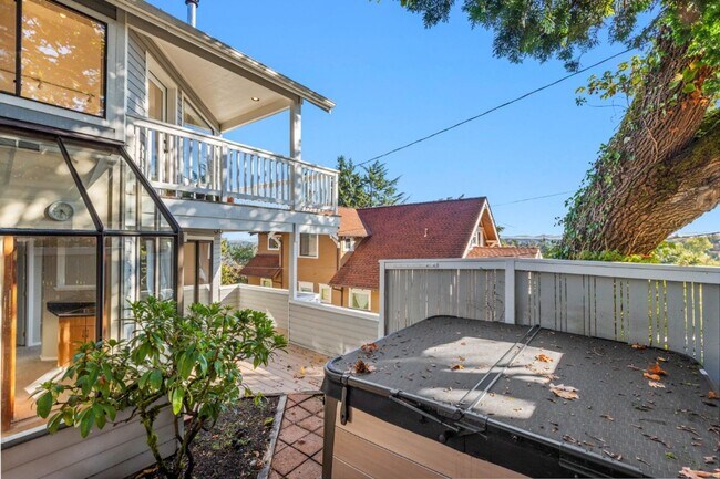 Building Photo - 3Bd/2.5Ba Seattle House