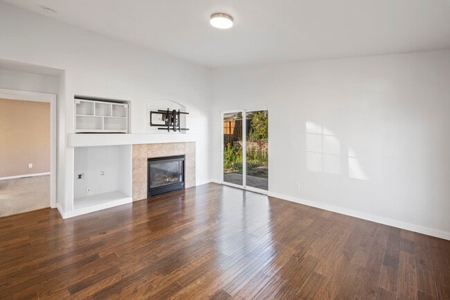 Building Photo - 626 Rolling Rock Point