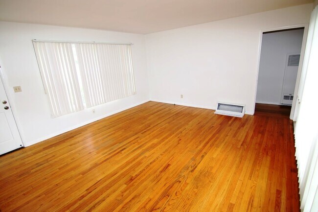 Building Photo - 3602 Weston Pl