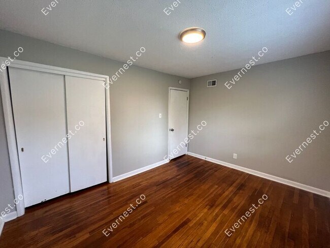 Building Photo - 5603 Bluebell Dr