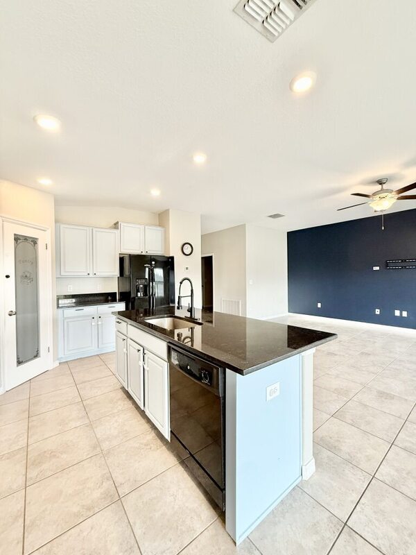 Building Photo - 17134 White Mangrove Dr