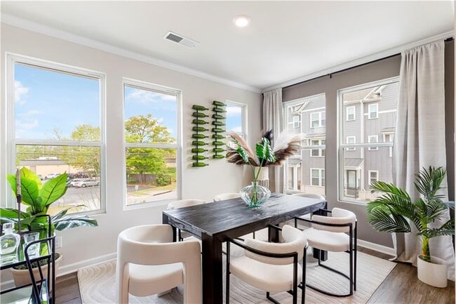 Building Photo - 3642 S Fulton Ave