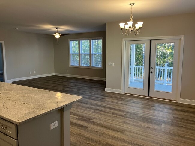 Building Photo - 3 Bedroom 2 Bathroom house located in Mill Creek Cove