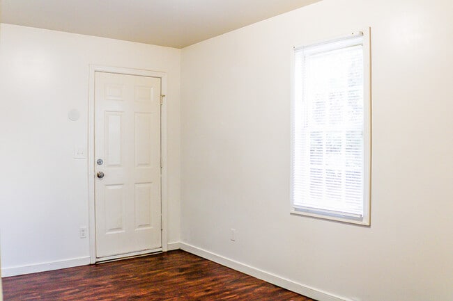 Building Photo - 1026 Stainback St