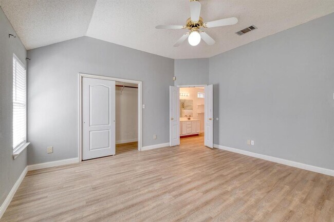 Building Photo - 16205 Glorious Ln
