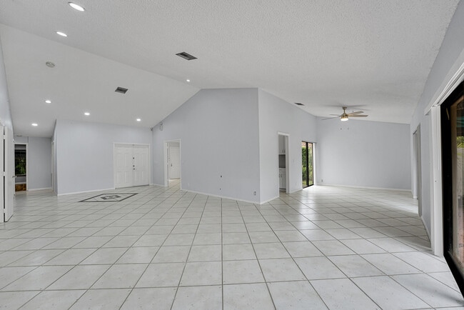 Building Photo - 6565 Las Flores Dr