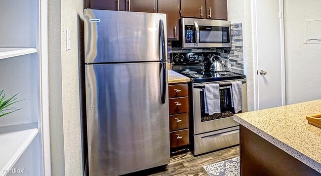 Building Photo - 2 br, 2.5 bath Condo - 2323 W Bay Area Blv...