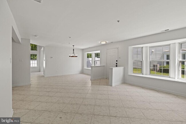 Building Photo - 124 Buckingham Way