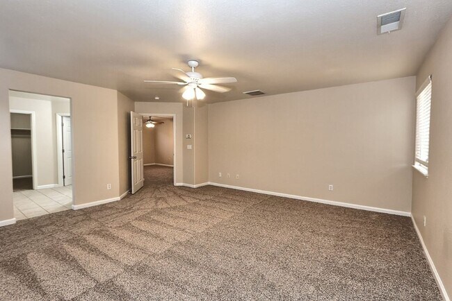 Building Photo - Beautiful 4 Bed 3 full bath Natomas Home!!