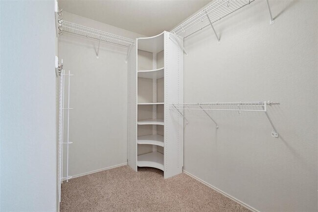 Building Photo - 2110 Keepsake Dr
